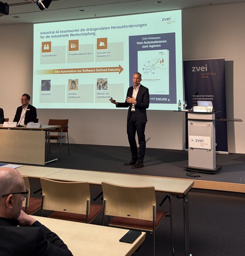 Rainer Brehm, Vorsitzender des ZVEI-Fachverbands Automation, auf der Pressekonferenz zum Auftakt der SPS.